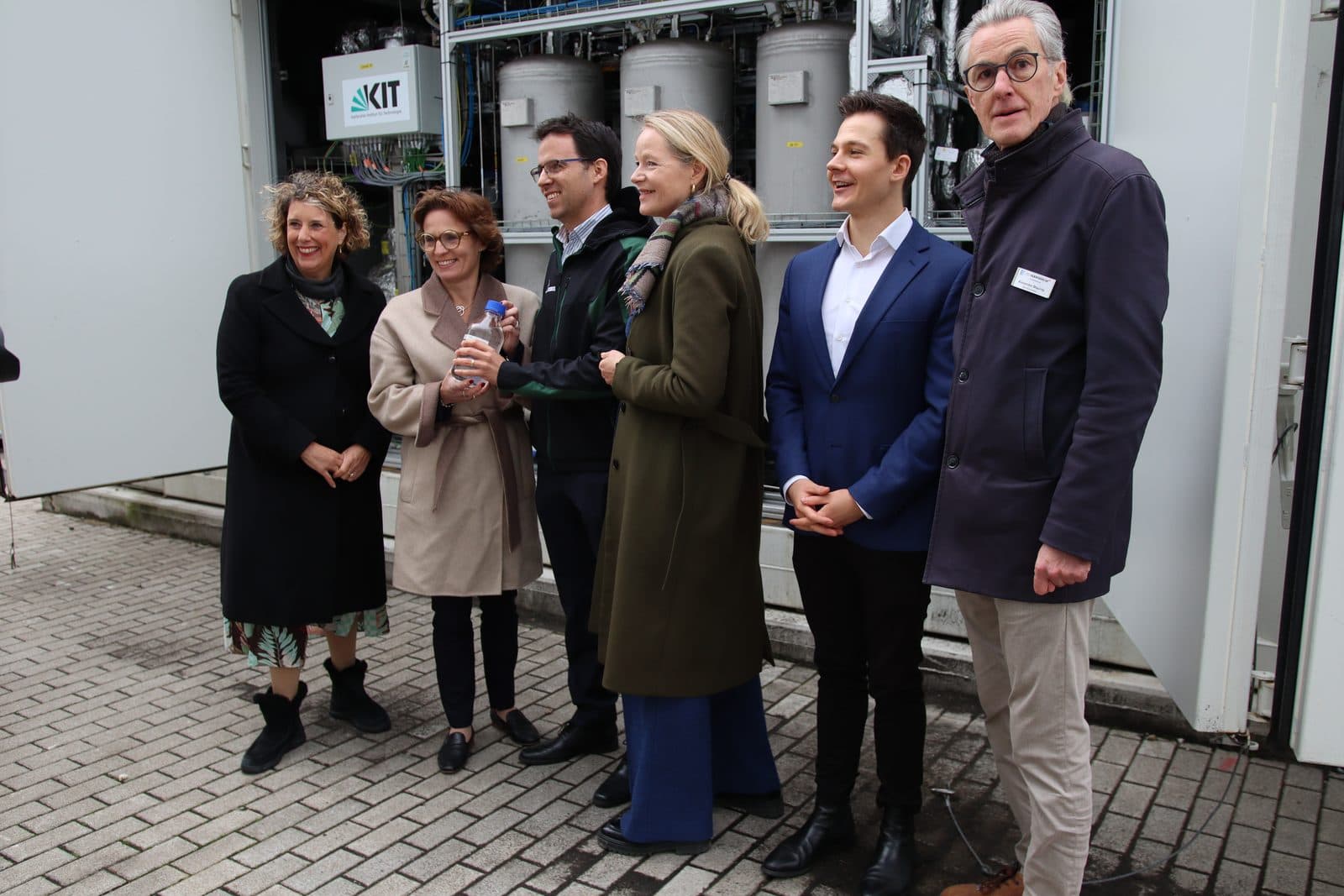 EU Commissioner Jessika Roswall and delegation in front of the Mannheim 001 plant